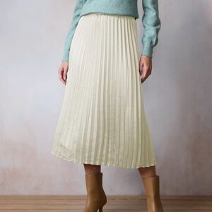 LC Lauren Conrad Pleated Pull-on Midi Skirt